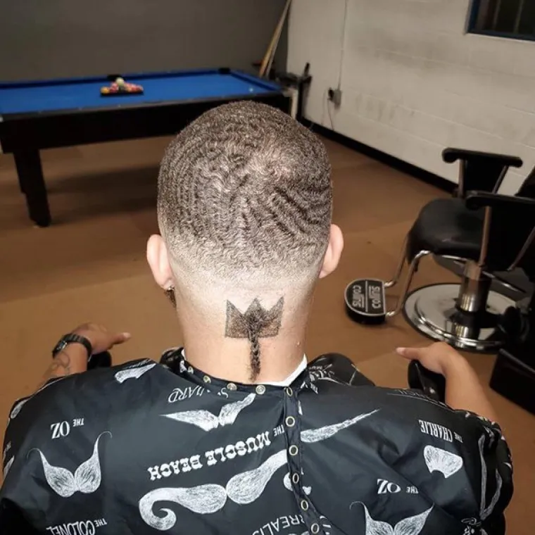 NJIHOVI FRIZERI ZASLUŽUJU ZATVORSKU KAZNU: Obećavamo, ovo su najgore frizure koje ste ikada vidjeli