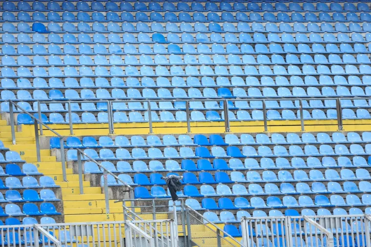 TUGA I JAD U MAKSIMIRU: Modri pred sablazno praznim tribinama igraju za Ligu prvaka