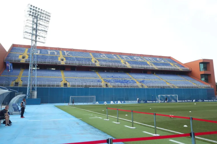 TUGA I JAD U MAKSIMIRU: Modri pred sablazno praznim tribinama igraju za Ligu prvaka