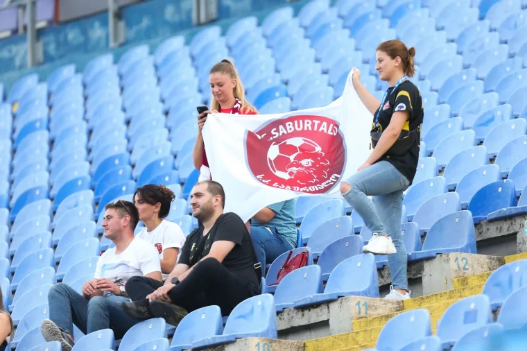 TUGA I JAD U MAKSIMIRU: Modri pred sablazno praznim tribinama igraju za Ligu prvaka