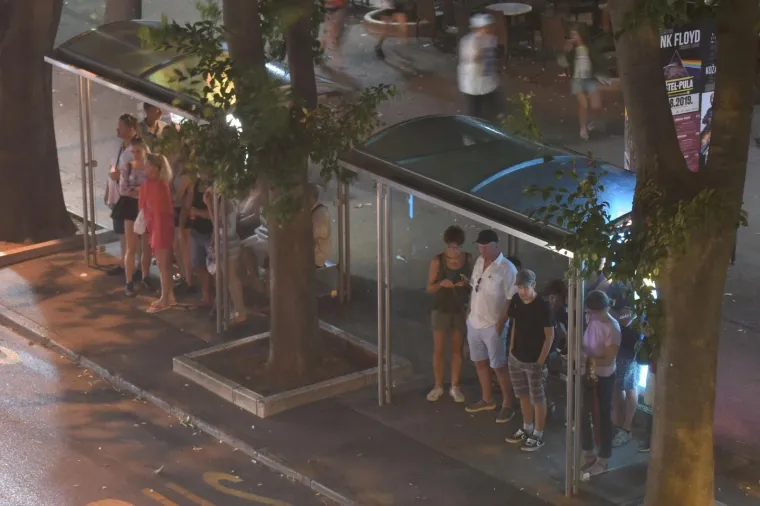 Nevrijeme hara Hrvatskom: Automobili plivaju, voda je do koljena...