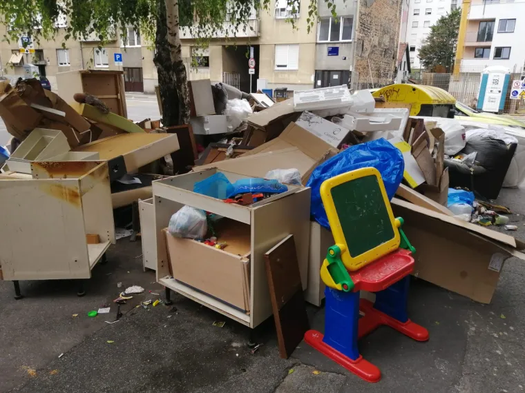 Što se to događa?! Zagreb je zatrpan glomaznim otpadom, pogledajte tu sramotu