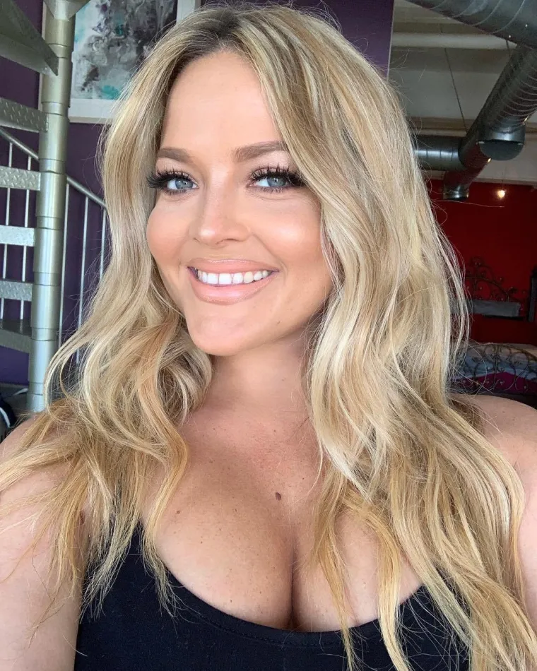 Alexis Texas  
instagram.com/whitegirlpoliticking/