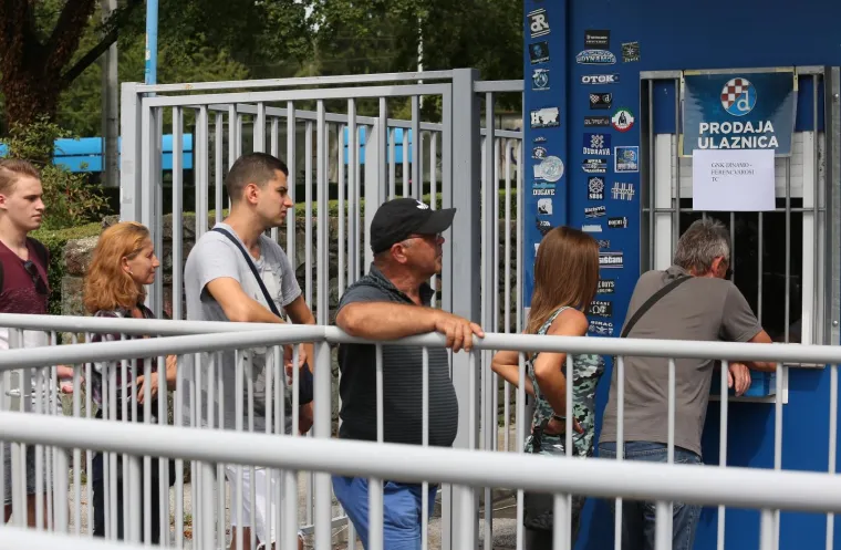 DINAMO RIJETKO KOGA ZANIMA: Mađari razgrabili ulaznice za Modre, a pogledajte jad i tugu ispred Maksimira