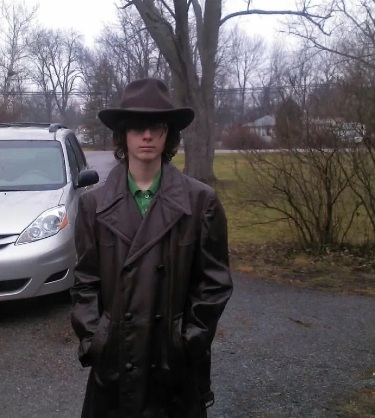 JESU LI IMALI OGLEDALO? Ljudi objavljuju svoje najsramotnije fotografije iz prošlosti, nasmijat će vas do suza