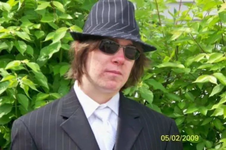 JESU LI IMALI OGLEDALO? Ljudi objavljuju svoje najsramotnije fotografije iz pro&scaron;losti, nasmijat će vas do suza