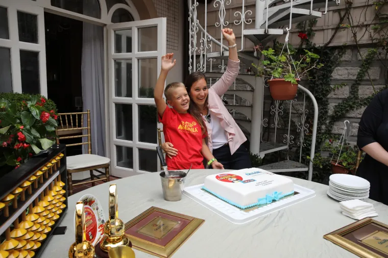 U Samoboru je održan svečani doček Patrika Čudića, dvostrukog prvaka svijeta u mentalnoj aritmetici - Aloha. Prije dva tjedna Patrik je zlatom ovjenčan na svjetskom prvenstvu u Kini.