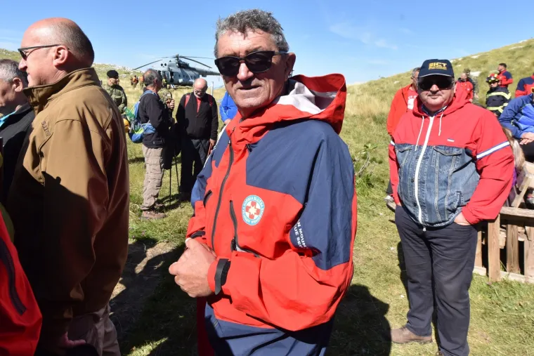 Svečano otkrivanje Spomenika Domovini na 1656 metara nadmorske visine koje nosi ime po preminulom branitelju Dragi Grubaču. Spomenik su otkrila djeca branitelja.