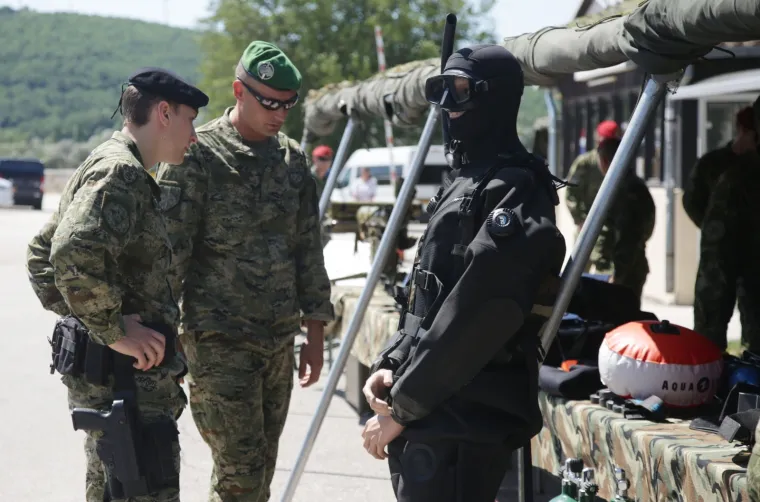 Taktičko tehnički zbor naoružanja i opreme na parkirali&scaron;tu kod Autobusnog kolodvora, povodom proslave Dana pobjede i domovinske zahvalnosti te Dana hrvatskih branitelja