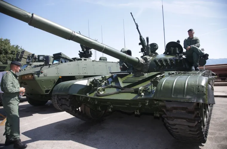 Taktičko tehnički zbor naoružanja i opreme na parkirali&scaron;tu kod Autobusnog kolodvora, povodom proslave Dana pobjede i domovinske zahvalnosti te Dana hrvatskih branitelja