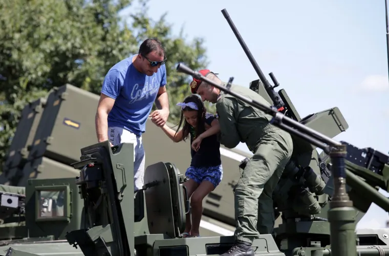 Taktičko tehnički zbor naoružanja i opreme na parkirali&scaron;tu kod Autobusnog kolodvora, povodom proslave Dana pobjede i domovinske zahvalnosti te Dana hrvatskih branitelja