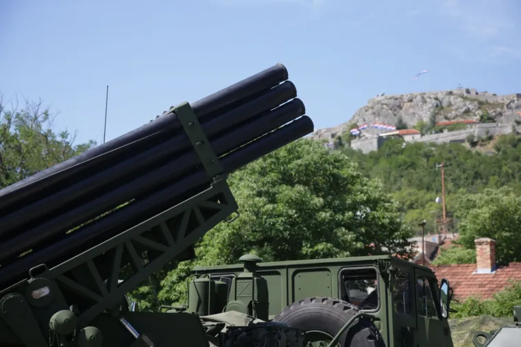 Taktičko tehnički zbor naoružanja i opreme na parkirali&scaron;tu kod Autobusnog kolodvora, povodom proslave Dana pobjede i domovinske zahvalnosti te Dana hrvatskih branitelja