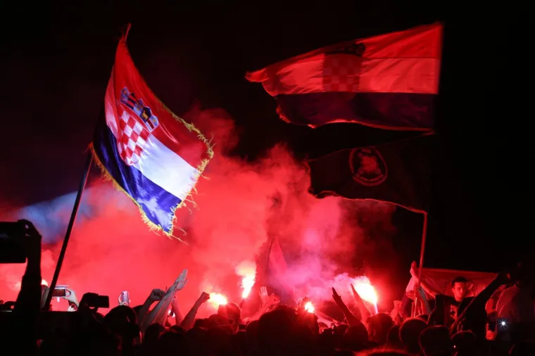 OBLJETNICA 'OLUJE': Thompson zapjevao pred punom Rivom u Splitu