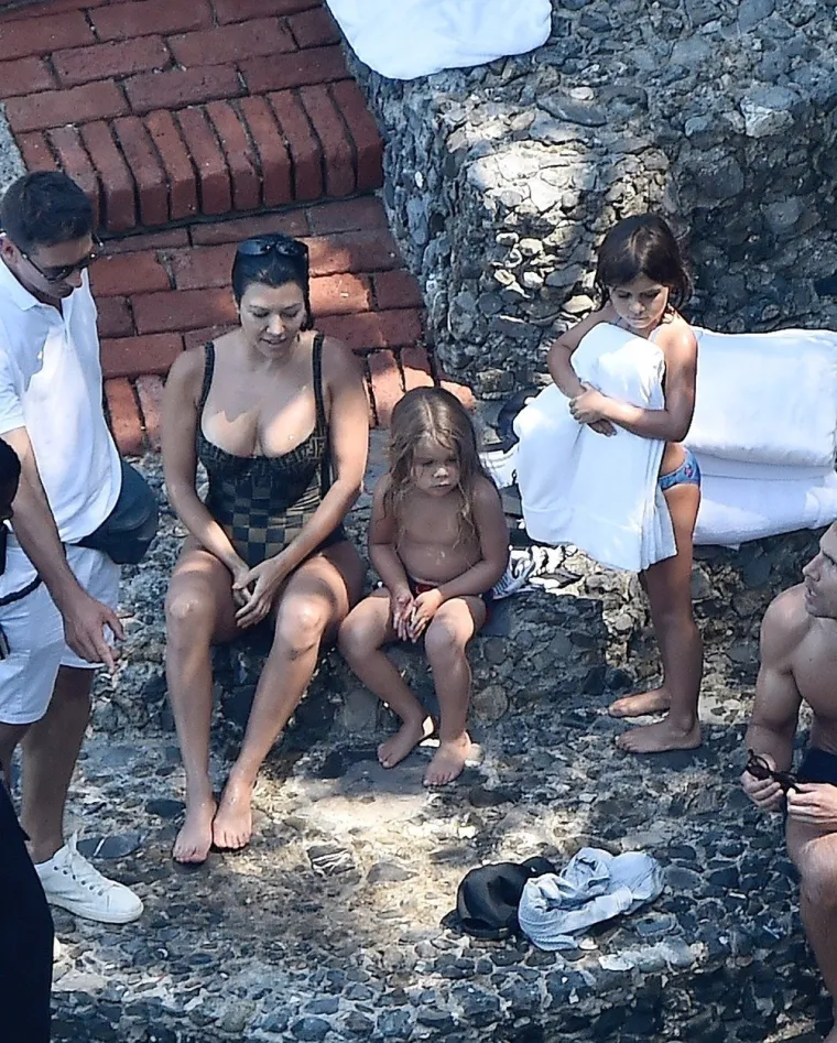 Kourtney Kardashian s djecom na odmoru u Portofinu