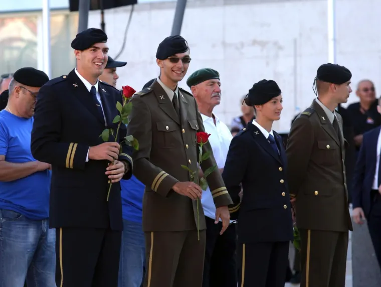 Pogledajte svečane kadrove iz Knina koji je danas 'sredi&scaron;te Hrvatske'