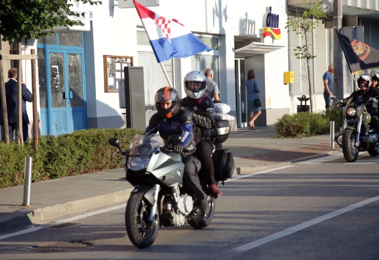 Pogledajte svečane kadrove iz Knina koji je danas 'sredi&scaron;te Hrvatske'