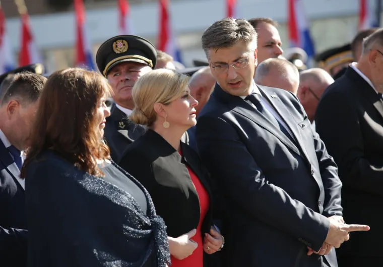 Pogledajte svečane kadrove iz Knina koji je danas 'sredi&scaron;te Hrvatske'