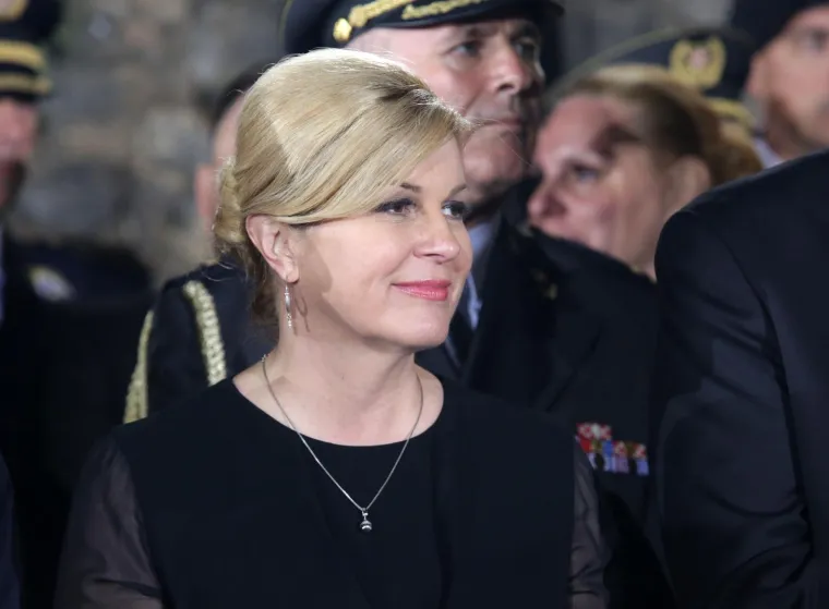 Razgaljena i emotivna Kolinda Grabar-Kitarović na proslavi u Kninu