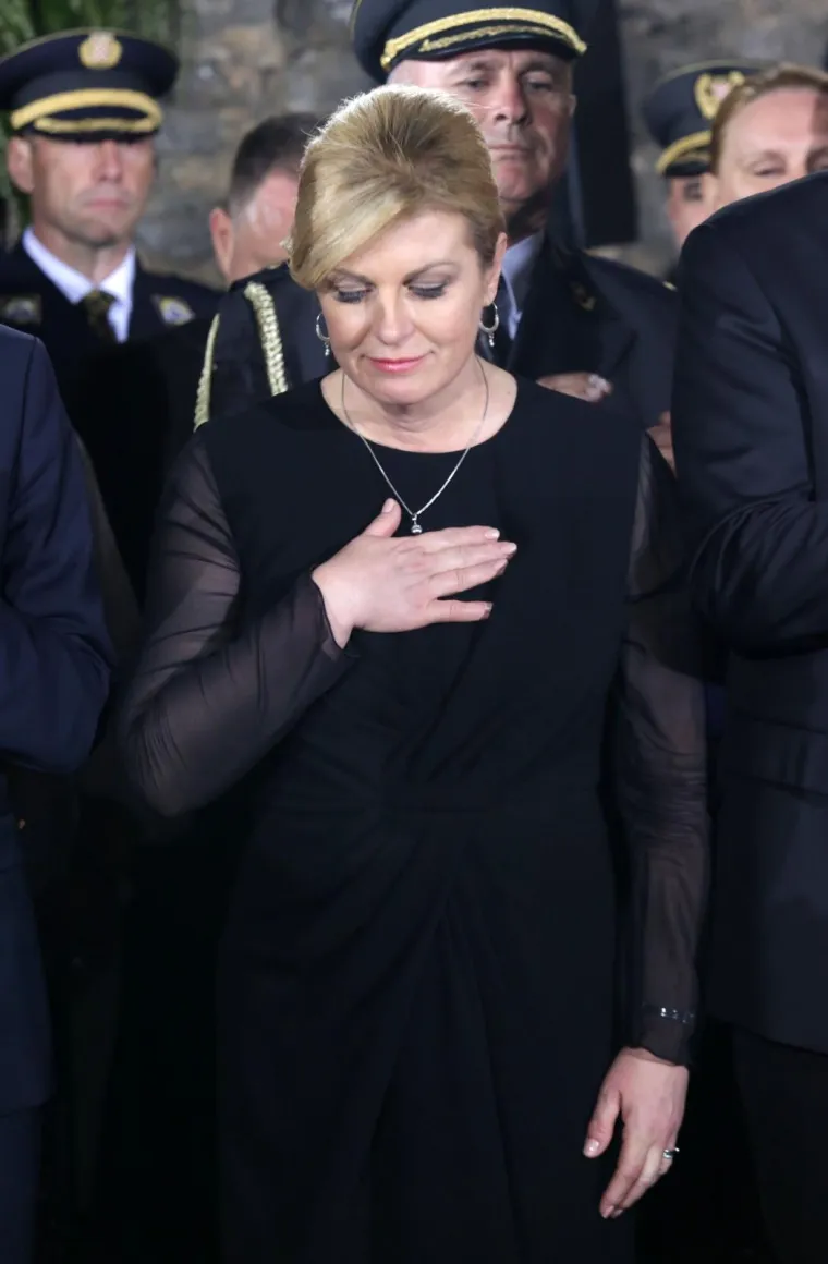 Razgaljena i emotivna Kolinda Grabar-Kitarović na proslavi u Kninu