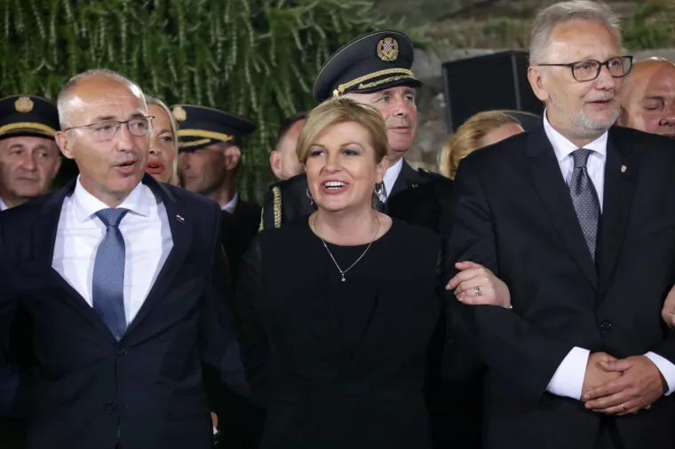 Razgaljena i emotivna Kolinda Grabar-Kitarović na proslavi u Kninu