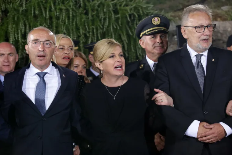 Razgaljena i emotivna Kolinda Grabar-Kitarović na proslavi u Kninu