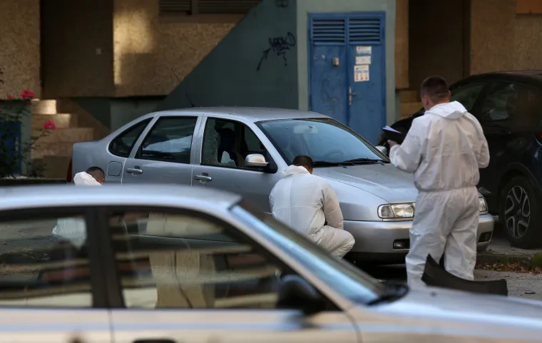 Na mjestu za invalide: Na parkirali&scaron;tu u Dugavama eksplodirao Mercedes