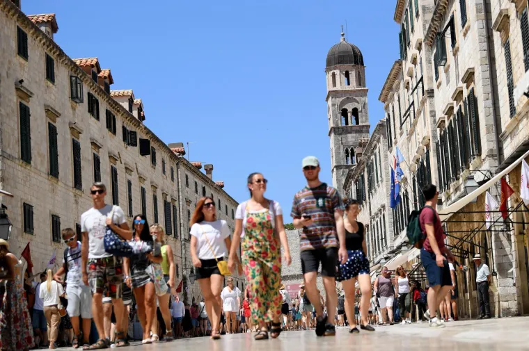 TOP 8: Tko ljetuje u Hrvatskoj? Poljaci u prvih pet, domaći tek na 3. mjestu