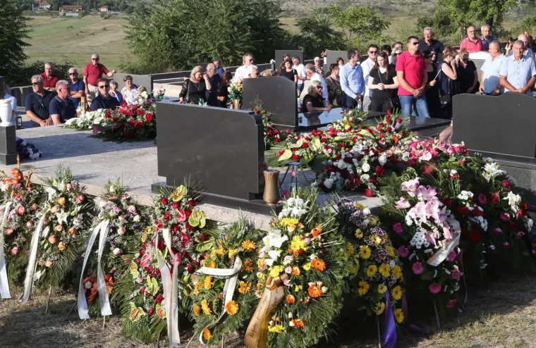 Sprovod Blagice Bandić, majke gradonačelnika Grada Zagreba, Milana Bandića, na mjesnom groblju u Grudama. Foto: Ivo Čagalj/PIXSELL