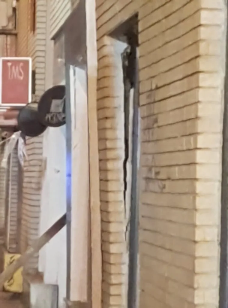 Vatrogasci dežuraju do jutra: Zgradi u Zagrebu je prijetilo uru&scaron;avanje