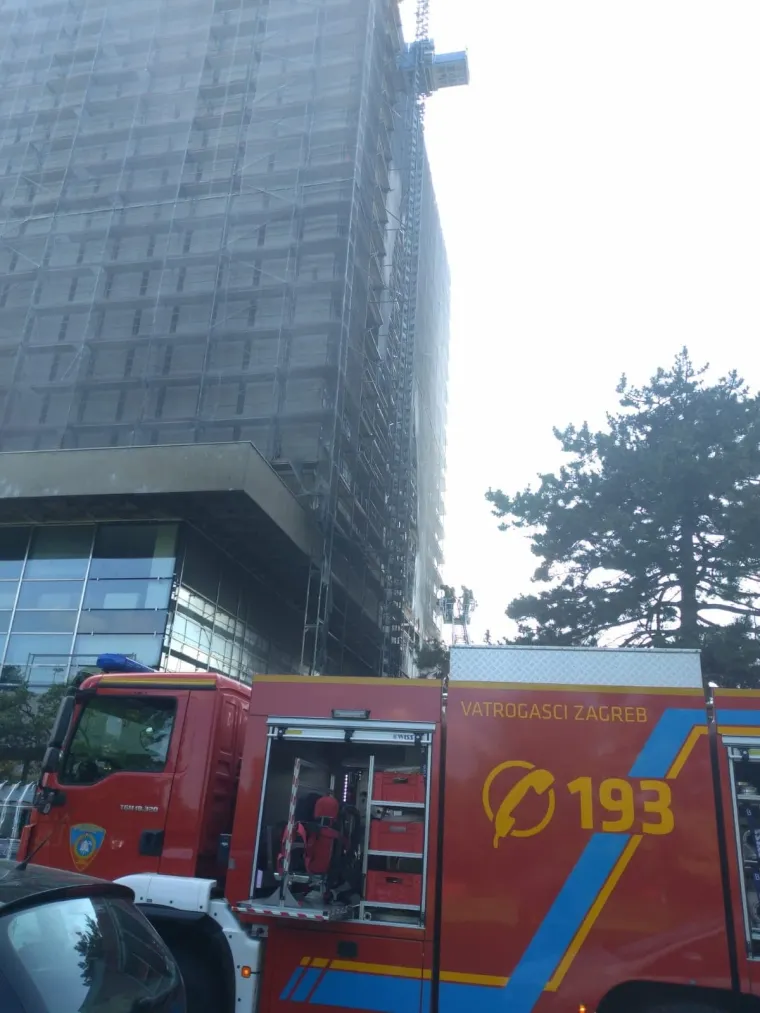 Požar u ministarstvima prometa i turizma, gorjela popularna 'Kockica'!