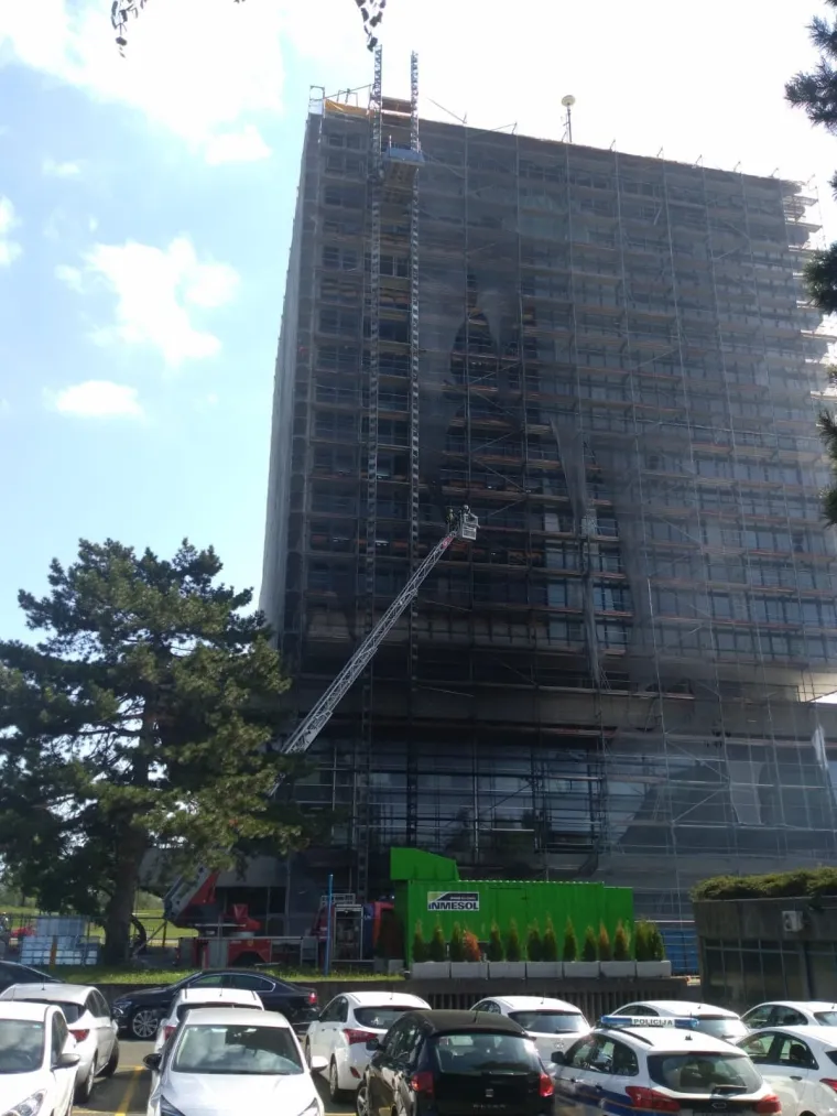 Požar u ministarstvima prometa i turizma, gorjela popularna 'Kockica'!