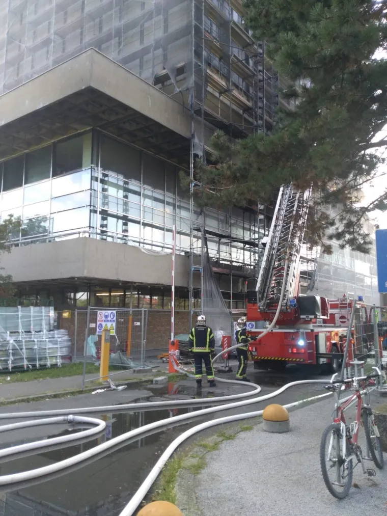 Požar u ministarstvima prometa i turizma, gorjela popularna 'Kockica'!