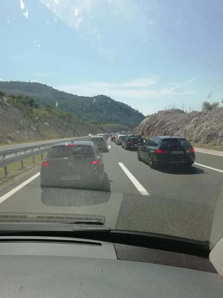 Gužve na cestama diljem Hrvatske: Najprometnije na Lučkom i u Splitu!