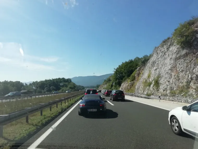 Gužve na cestama diljem Hrvatske: Najprometnije na Lučkom i u Splitu!