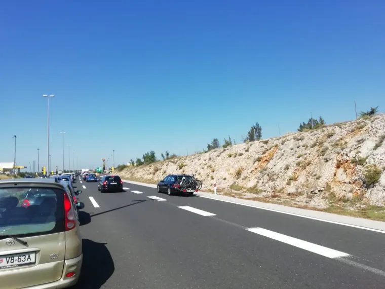 Gužve na cestama diljem Hrvatske: Najprometnije na Lučkom i u Splitu!