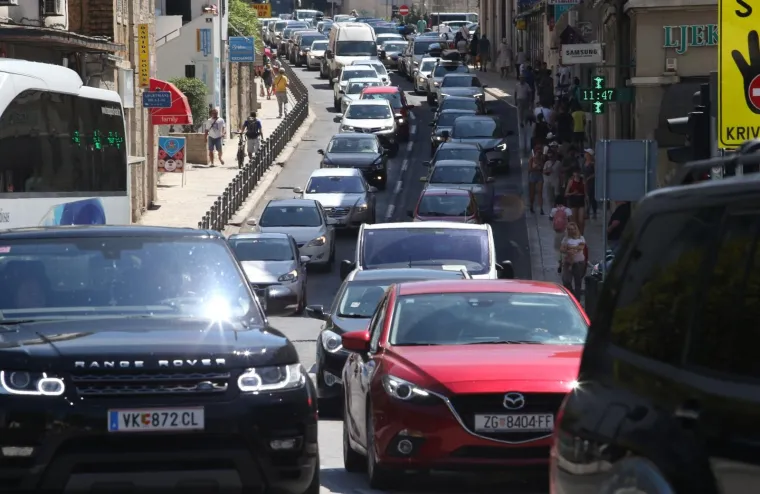 Gužve na cestama diljem Hrvatske: Najprometnije na Lučkom i u Splitu!