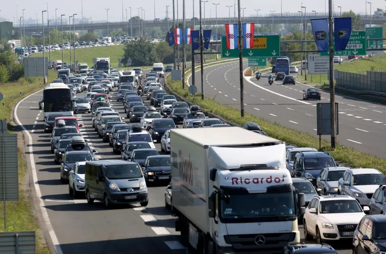 Gužve na cestama diljem Hrvatske: Najprometnije na Lučkom i u Splitu!