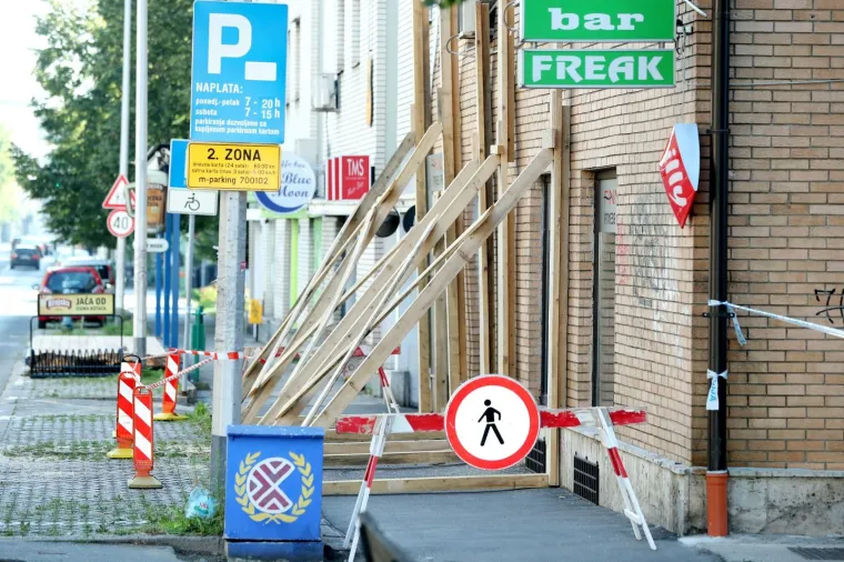 Krupni kadrovi &scaron;tete na zgradi u Kranjčevićevoj! Fasada se odvojila od prozora...