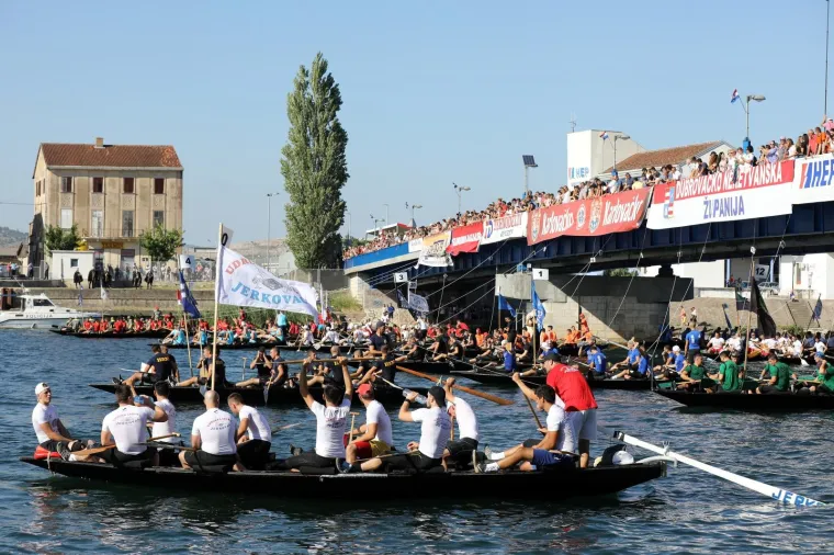 Spektakl u dolini Neretve: Počeo 22. Maraton lađa, 28 posada bori se za titulu pobjednika