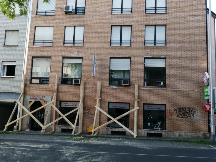 Ovo je zgrada na Tre&scaron;njevci za koju se procijenilo da joj prijeti uru&scaron;avanje!