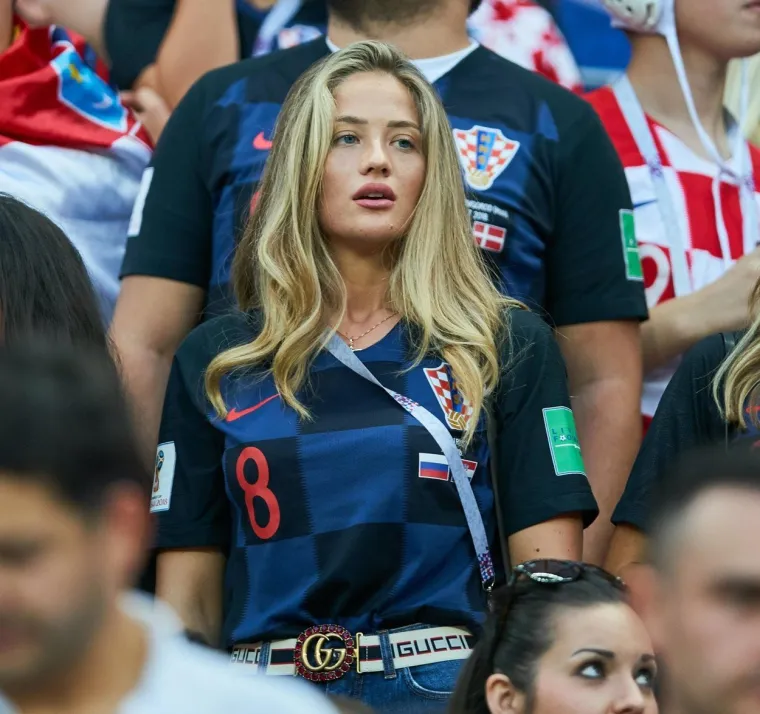 BRITANSKI MEDIJI NA&Scaron;LI SU NOVU OMILJENU ŽENU NOGOMETA&Scaron;A: Izabel ih totalno očarala, zovu je 'hrvatskom Shakirom'