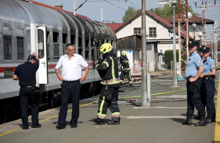 Ovako je izgledala akcija ga&scaron;enja požara: Zapalio se putnički vagon na Glavnom kolodvoru u Zagrebu