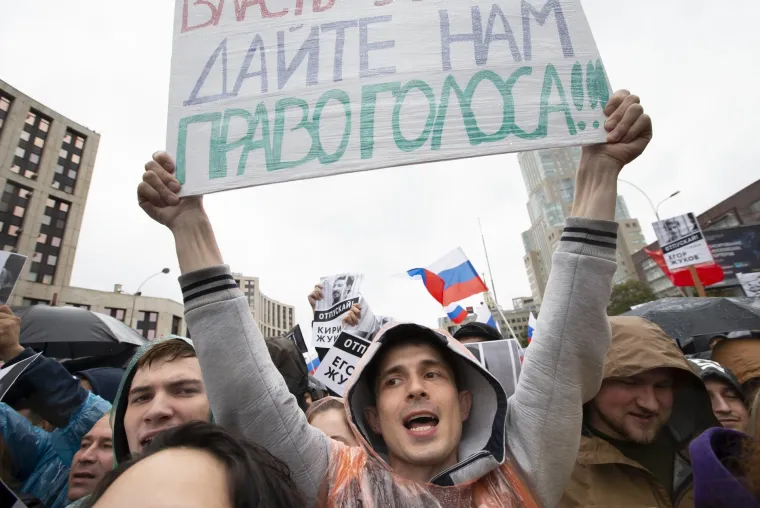 Ovaj prosvjed najveći je u posljednjih osam godina te je posebice značajan u vrijeme kada ohrabreni opozicijski pokreti nastoje smanjiti moć predsjednika Vladimira Putina