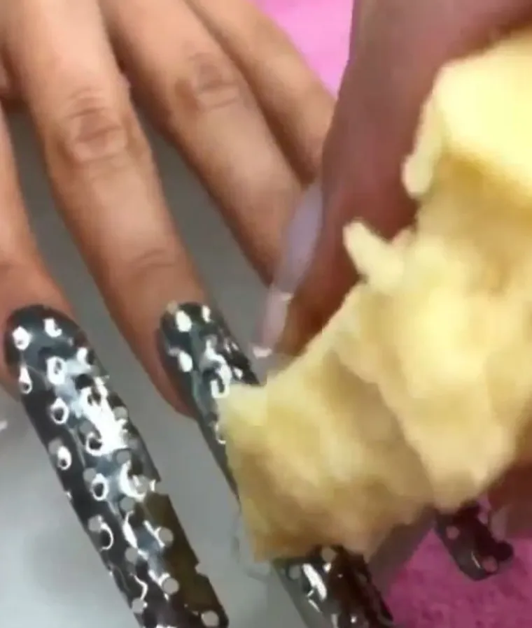 Ribež, kukci, zubi... zajednička riječ - NOKTI?!: 20 slika noktića kakve ne možete napraviti u običnom salonu