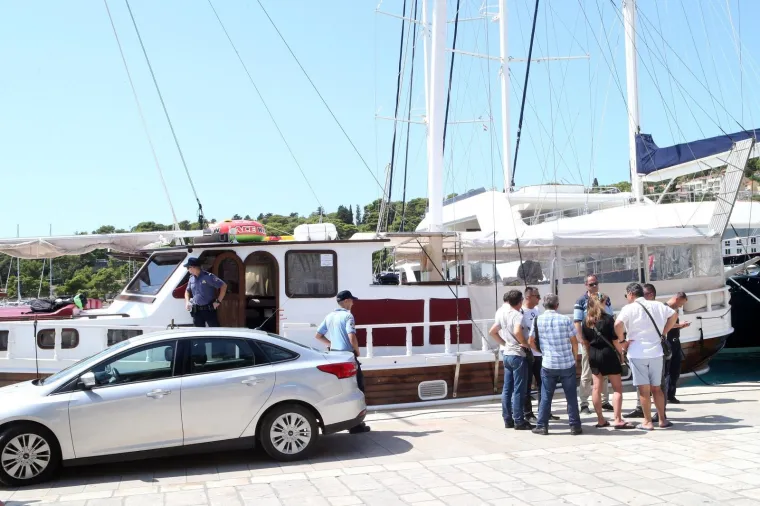 Nova drama na brodu na kojem su se otrovali Talijani: Tijekom očevida pozlilo policajcu