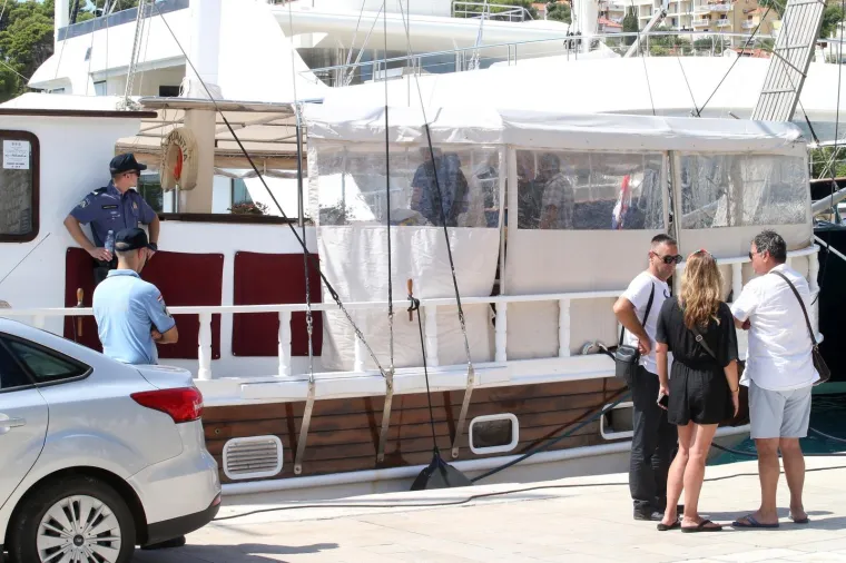 Nova drama na brodu na kojem su se otrovali Talijani: Tijekom očevida pozlilo policajcu