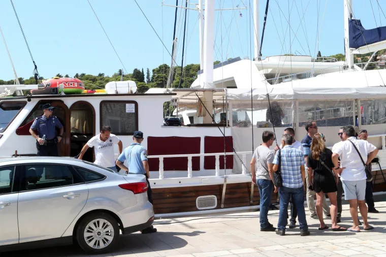 Nova drama na brodu na kojem su se otrovali Talijani: Tijekom očevida pozlilo policajcu