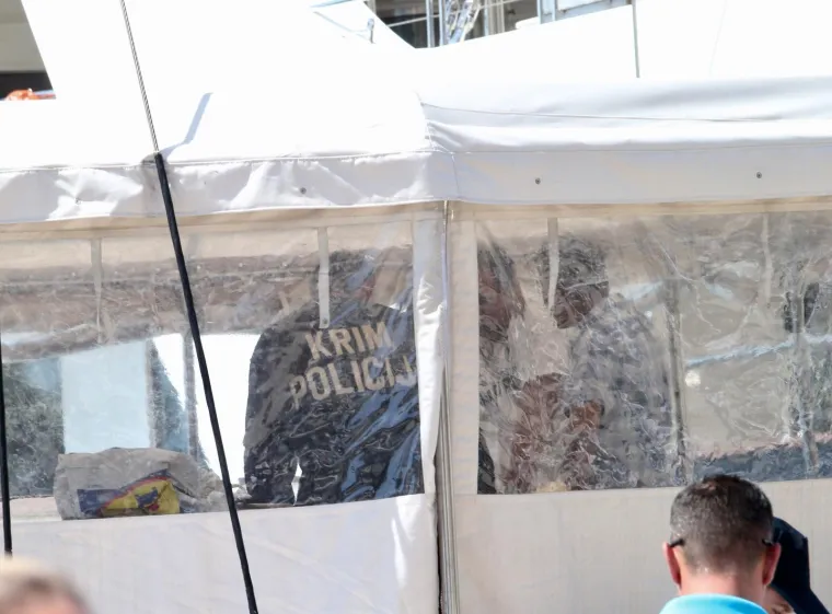 Nova drama na brodu na kojem su se otrovali Talijani: Tijekom očevida pozlilo policajcu