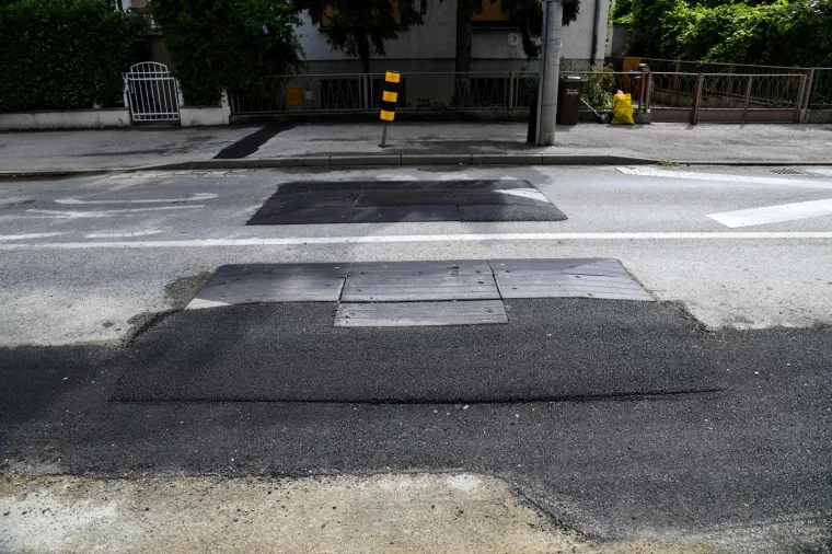 GENIJALCI U ZAGREBU ASFALTOM SANIRALI LEŽEĆE POLICAJCE: Tko je ovdje lud?