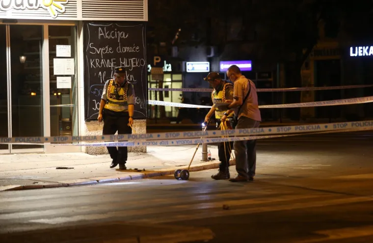 Jedna osoba je poginula u prometnoj nesreći na križanju Ulice Hrvatske mornarice i Domovinskog rata u Splitu.